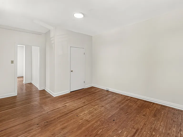 243 E 2nd St #2 — Photo 4
