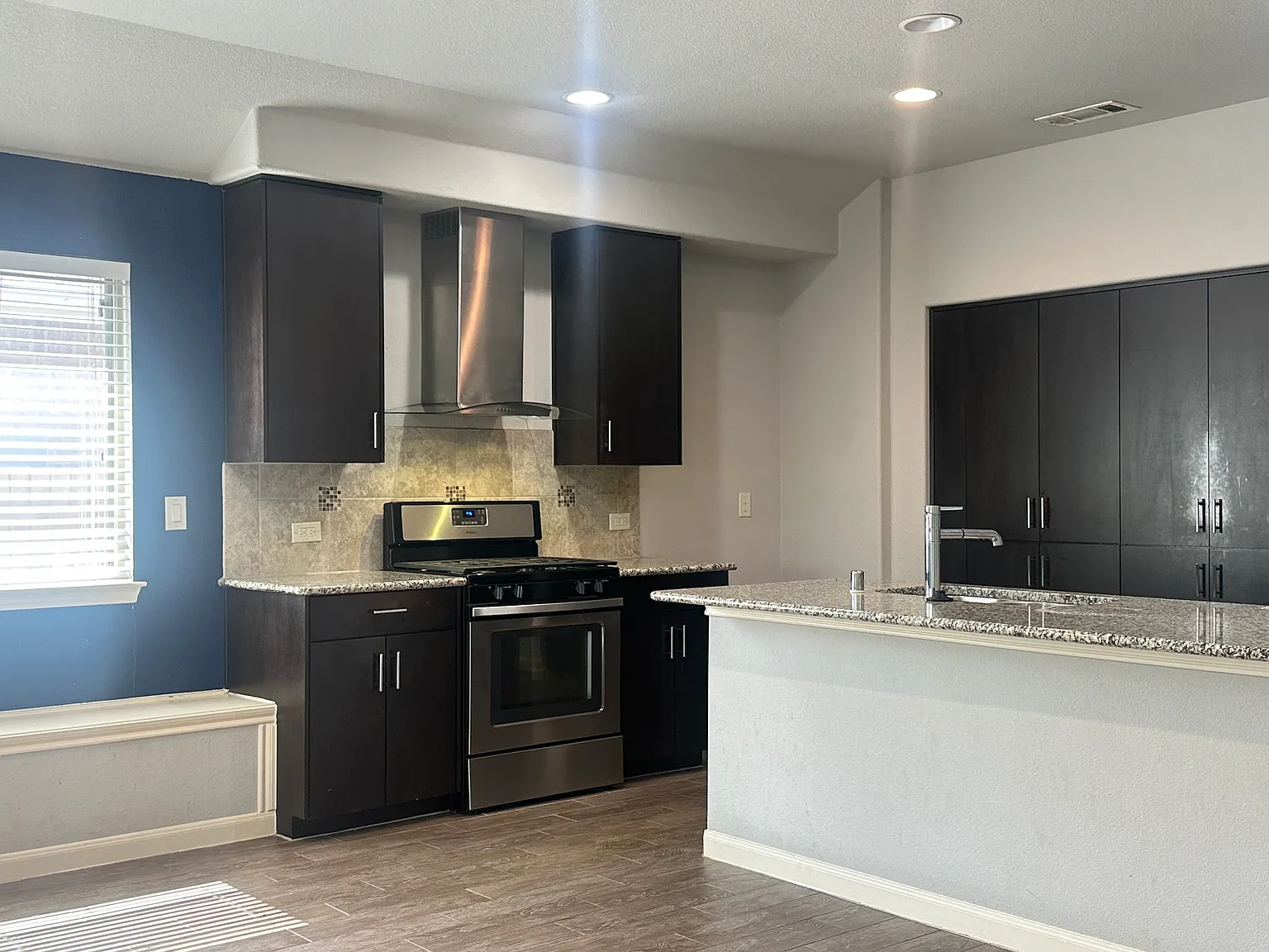 3 bed, 2143 sqft, $2,200 — Photo 4