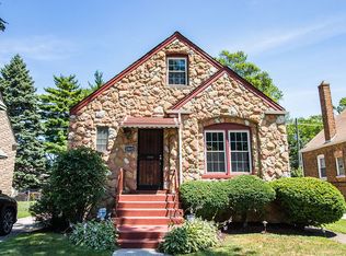 10025 S Crandon Ave, Chicago, IL