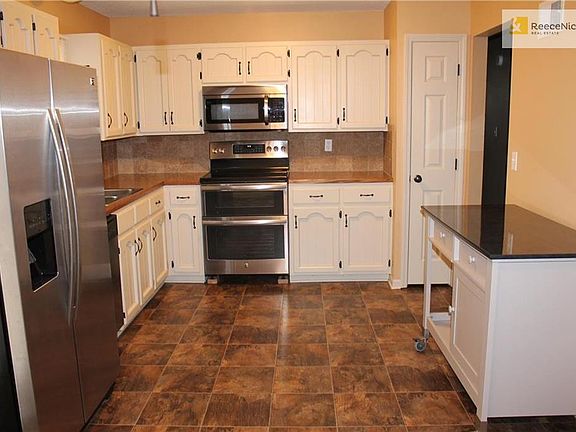 Beautiful kitchen with rolling island
