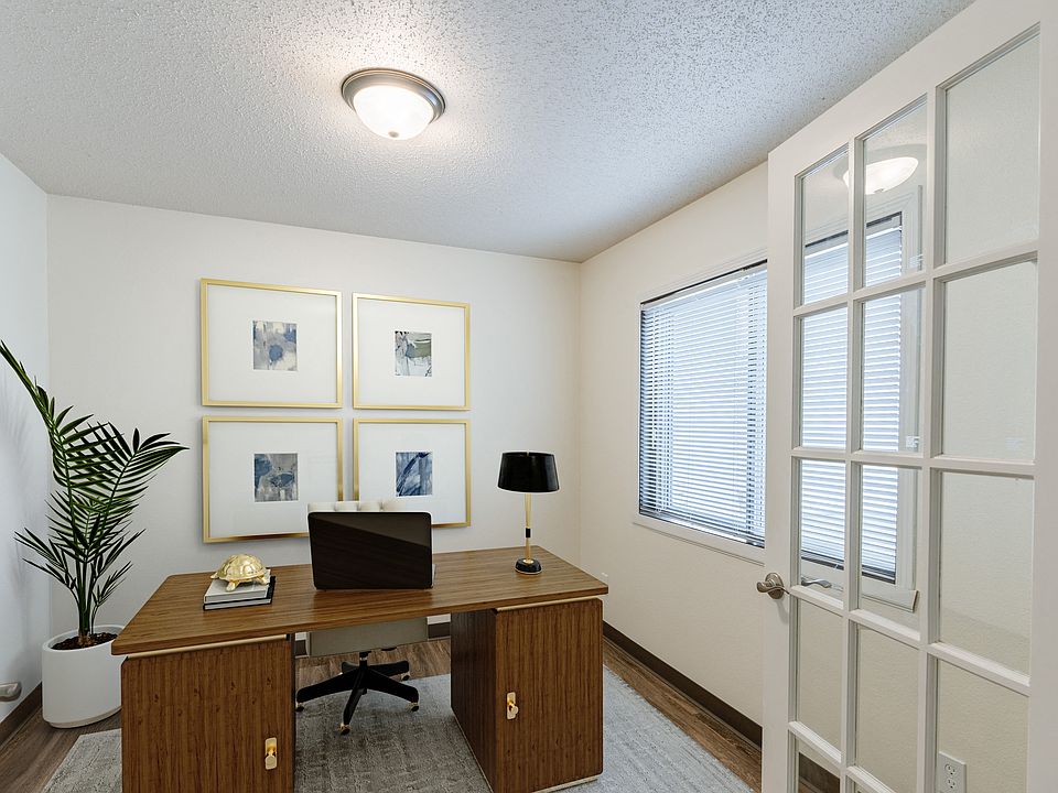 Fargo, ND Willow Park Apartments | Den