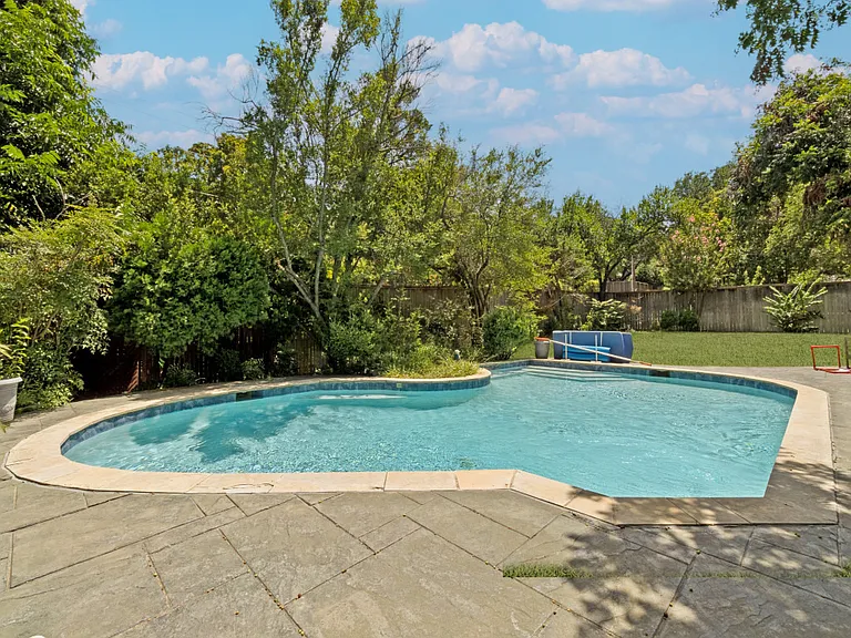 7508 Baxtershire Dr — Photo 2