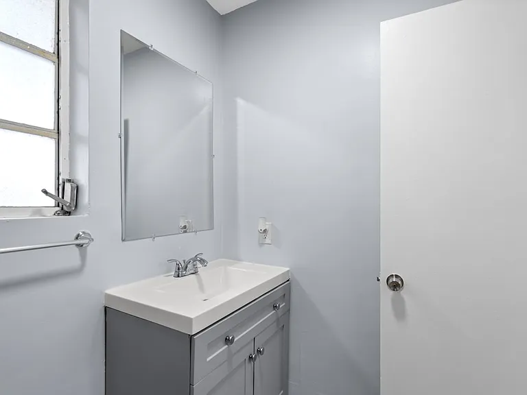 18638 NE 18th Ave #244 — Photo 5
