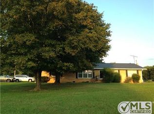 32 Duncan Cir, Lobelville, TN 37097