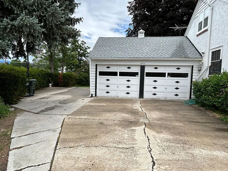 1046 S 1st St — Photo 5