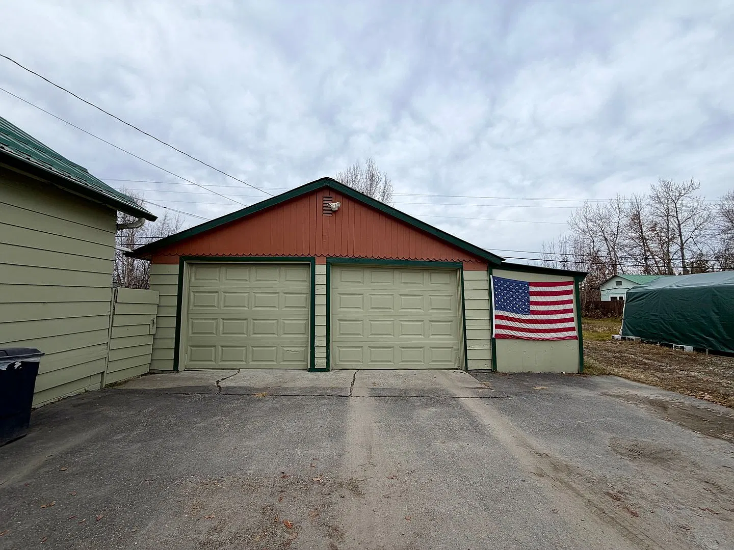 2 Bedroom Single Family Home in Fairbanks AK / Pet Friendly (Cats & Dogs) — Photo 3