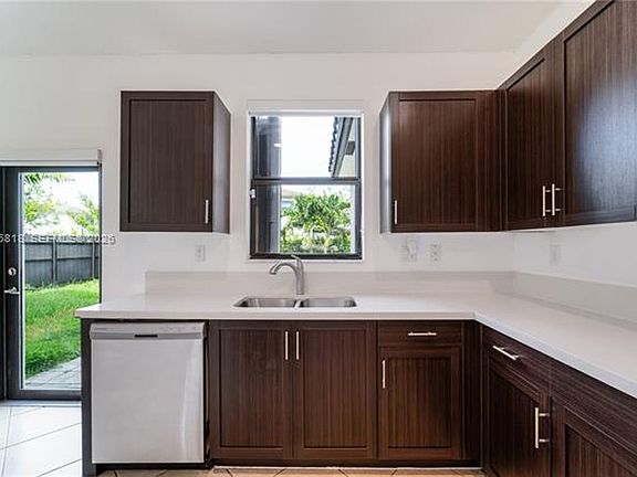 4th image of 22938 SW 128th Pl #0