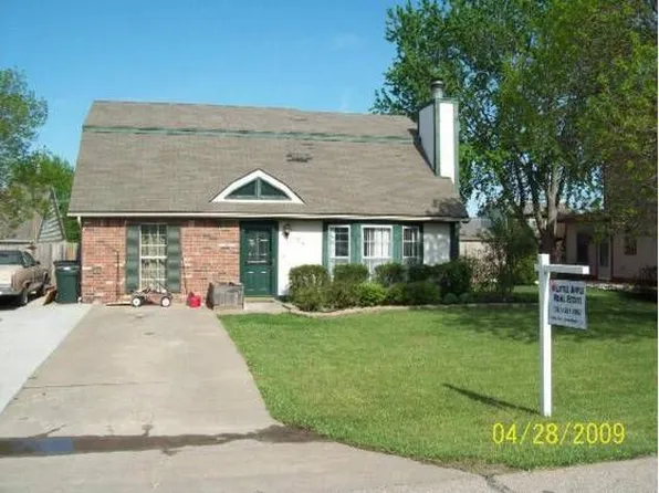 3216 Valleywood Dr, Manhattan, KS 66502
