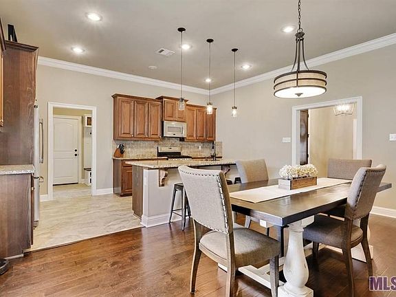 3rd image of 3666 Loup Ln