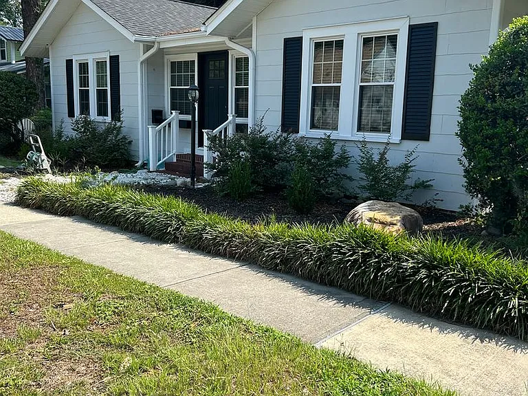 900 Laurel St — Photo 2