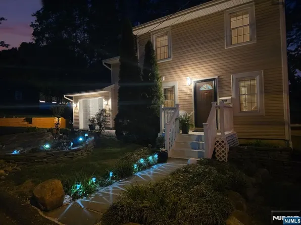 119 Sherwood Ave, Mahwah, NJ 07430