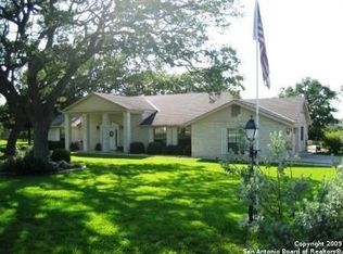 8645 Willow Wind Dr, Boerne, TX 78015