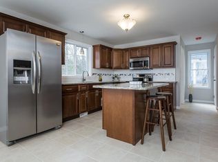 21 Jennings St, Springfield, MA 01119