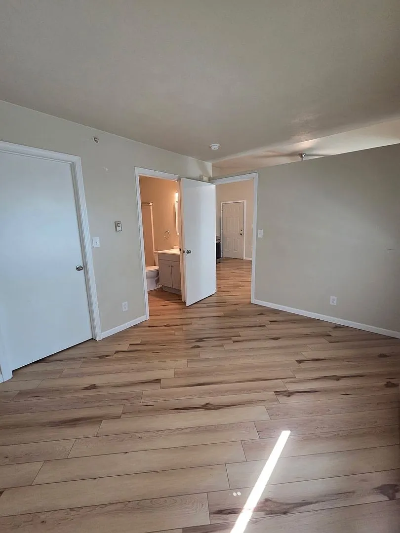 Eastridge Dr, 4417 — Photo 3