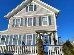 345 Main St APT B, Niantic, CT 06357