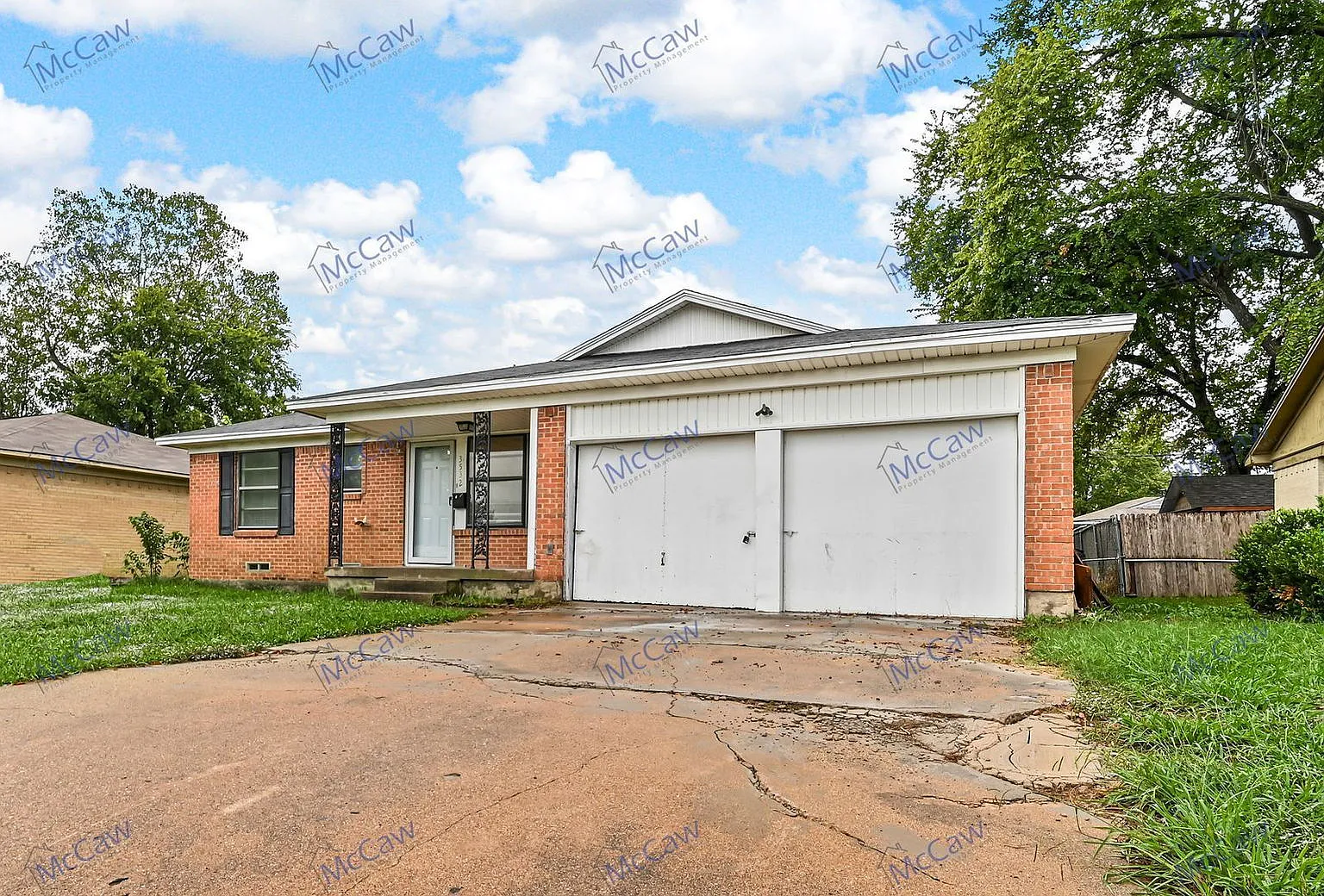 3 bed, 1.5 bath, 1216 sqft, $1,690 — Photo 2
