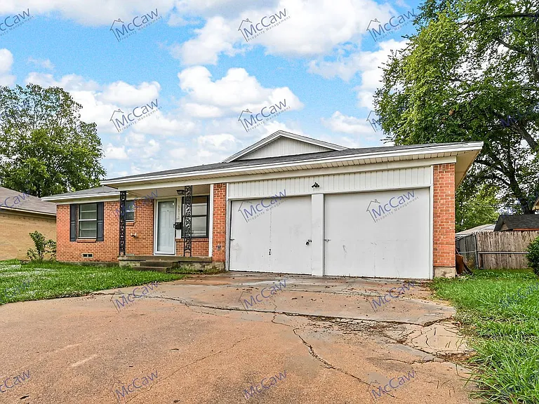 3532 Hilton Dr — Photo 2