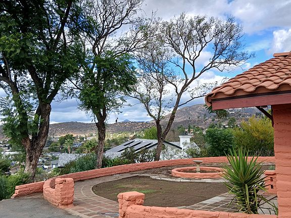 Front yard, great view