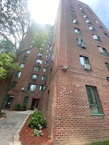 1579 Metropolitan Avenue #8F, Bronx, NY, 10462