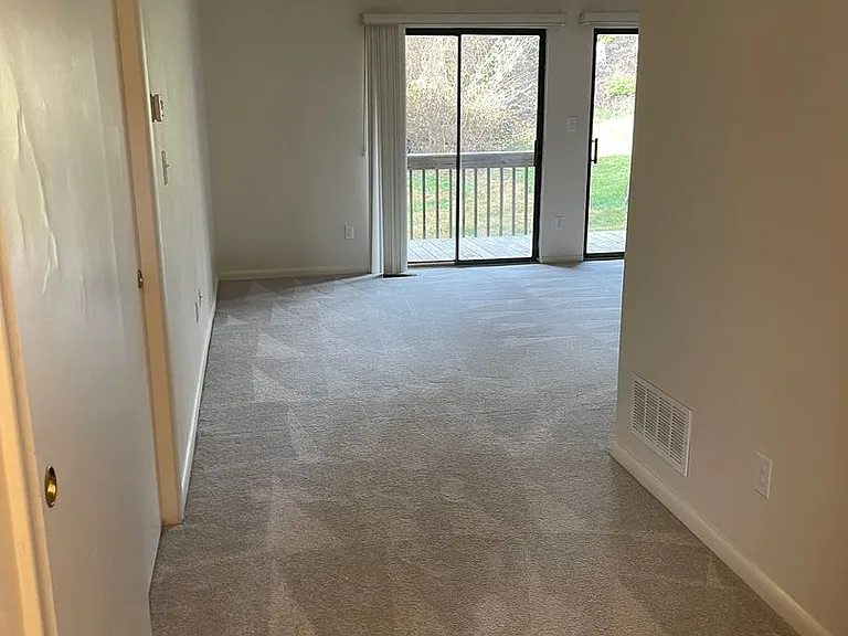 105 Foxfire Dr — Photo 3
