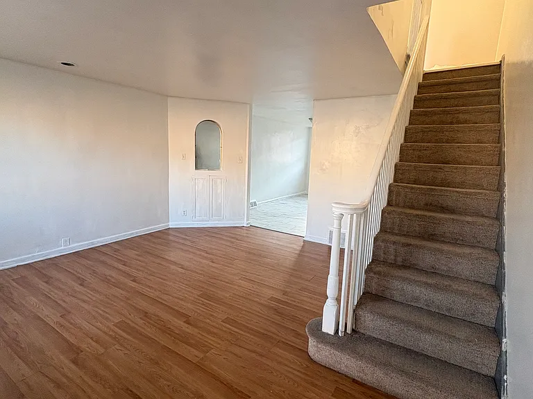 6612 Eastwood St — Photo 3