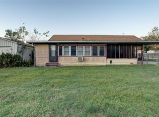 309 S 8th St, Henryetta, OK 74437