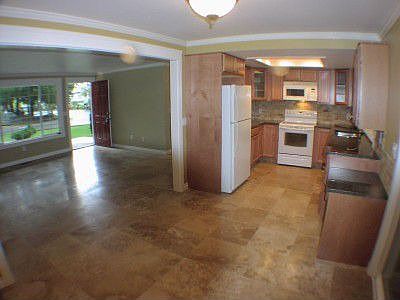 3rd image of 120 NW Woodridge Pl