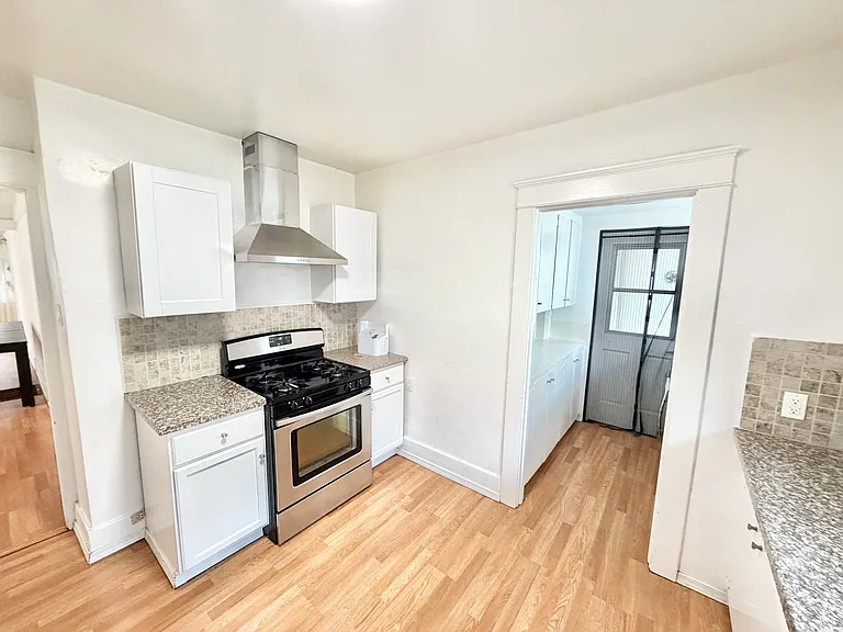 433 Palm Dr — Photo 9
