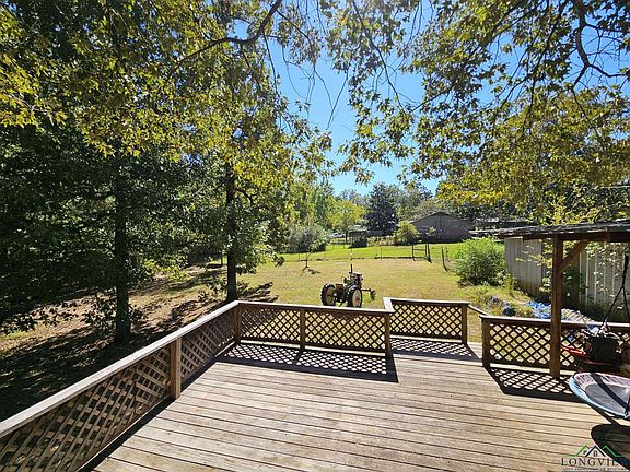3rd image of 224 Western Acres