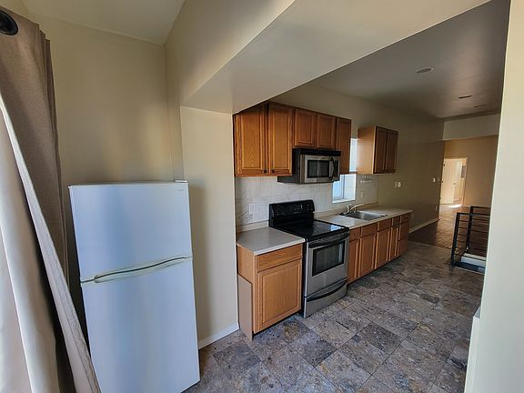 5th image of 537 Washington Ave Floor 3