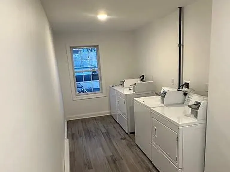 285 Parker Ave #2D — Photo 8