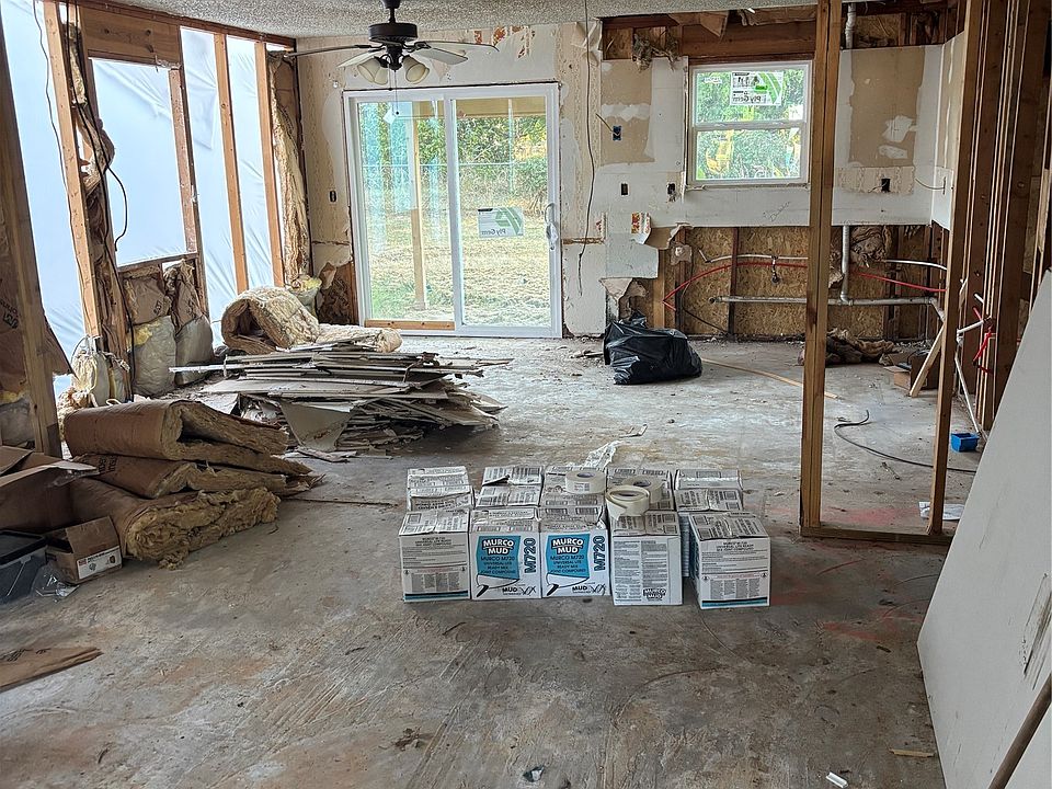 1st image of 221 Mockingbird Mdws