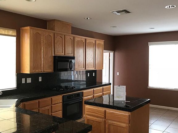 5th image of 740 Saffron Dr