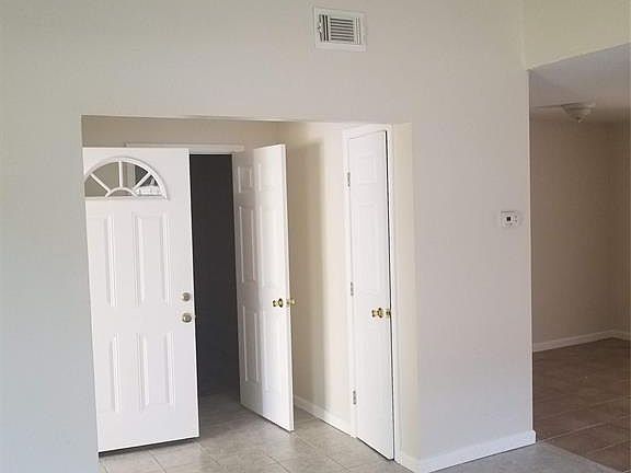 3rd image of 8611 Valley Ledge Dr
