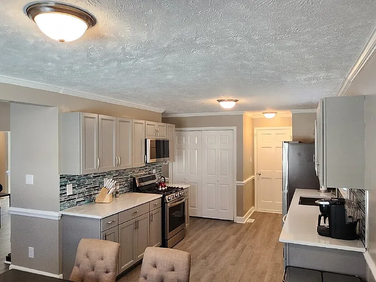 258 Kenwood Dr — Photo 6