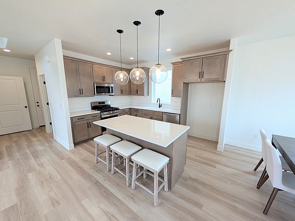 5th image of 6908 W Lake Ave