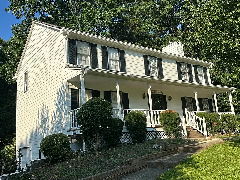 1934 Windcrest Dr SW — Photo 1