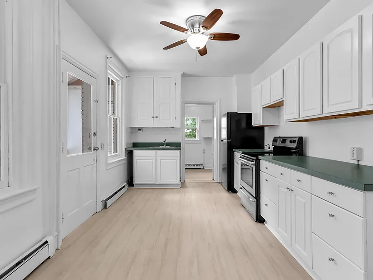 227 E Garrison St #1 — Photo 10