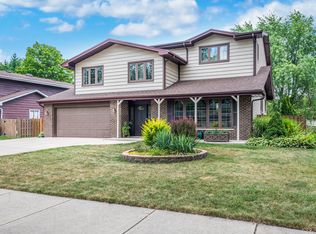 2003 E Kiowa Ln, Mount Prospect, IL