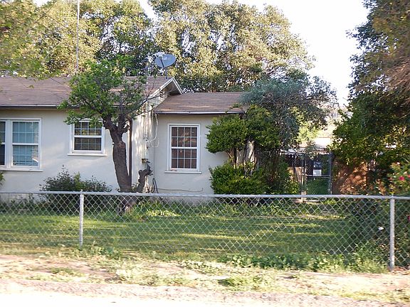 3rd image of 32354 Avenue D