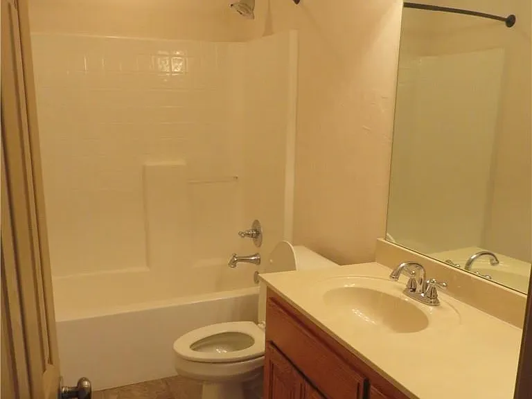 1801 Mead Ln — Photo 9