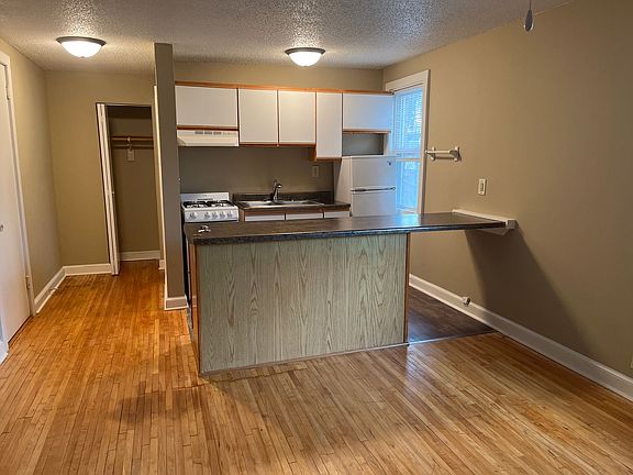 3rd image of 535 Asbury St APT 13