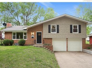 6614 Ballentine Dr, Shawnee, KS 66203