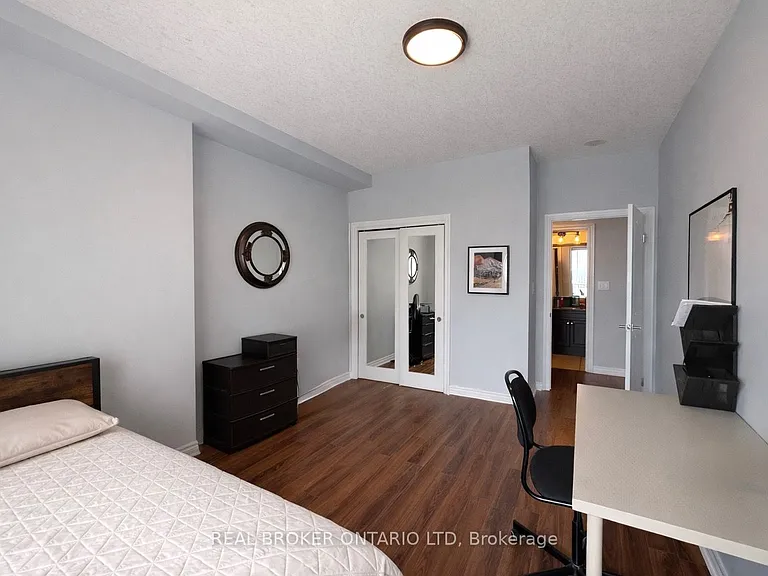 1030 Coronation Dr #1102 — Photo 9