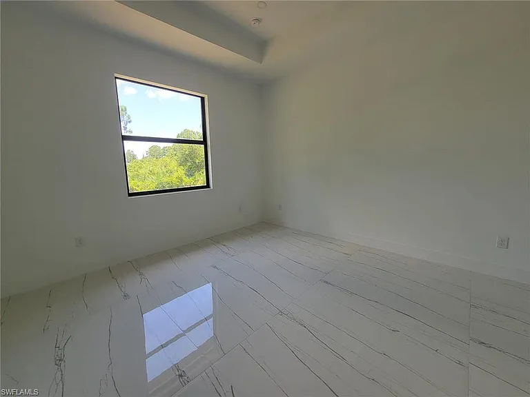 886 Milwaukee Blvd — Photo 13