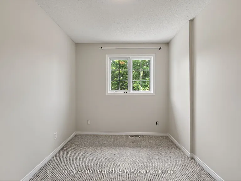 130 College Cir — Photo 26