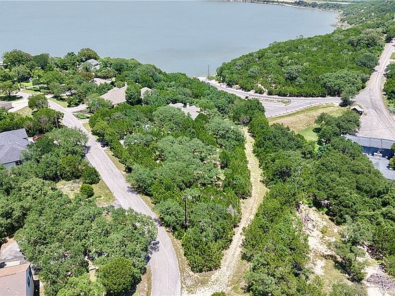 3rd image of 411 Buckhaven Dr