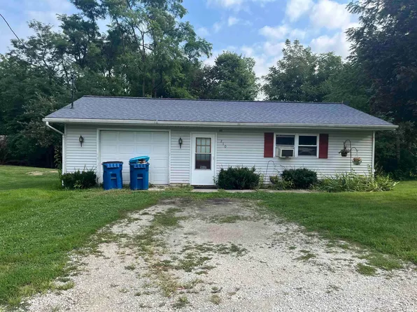 210 W Railroad St, Etna Green, IN 46524