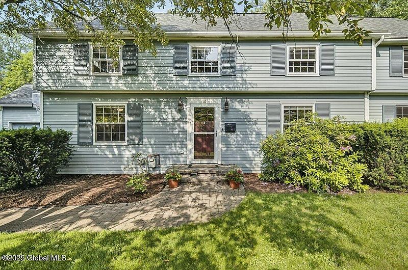 2nd image of 14 Woodridge Road