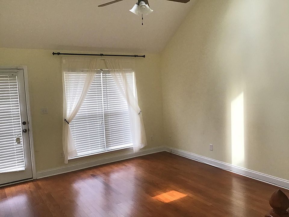 2nd image of 903 Bryan Cir